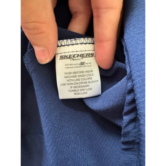 Skechers by Barco Women’s Scrub Top Medium Blue V-Neck Stretch Nursing Uniform - Picture 7 of 7